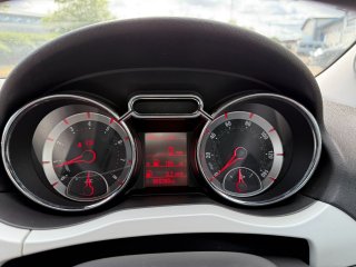 /photos/11848/ba48f35e-c755-dff8-a9c4-f37204fa1cc7_i320x240.jpg